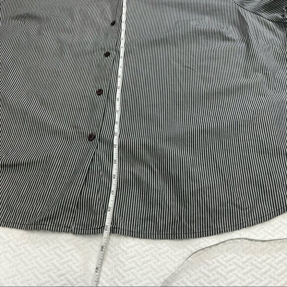 edward🖤grey Stripe Button Down Blouse Top Size 2X - Picture 9 of 10